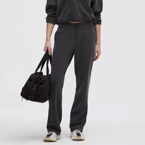 Lululemon Softstreme High-Rise Pant
Regular